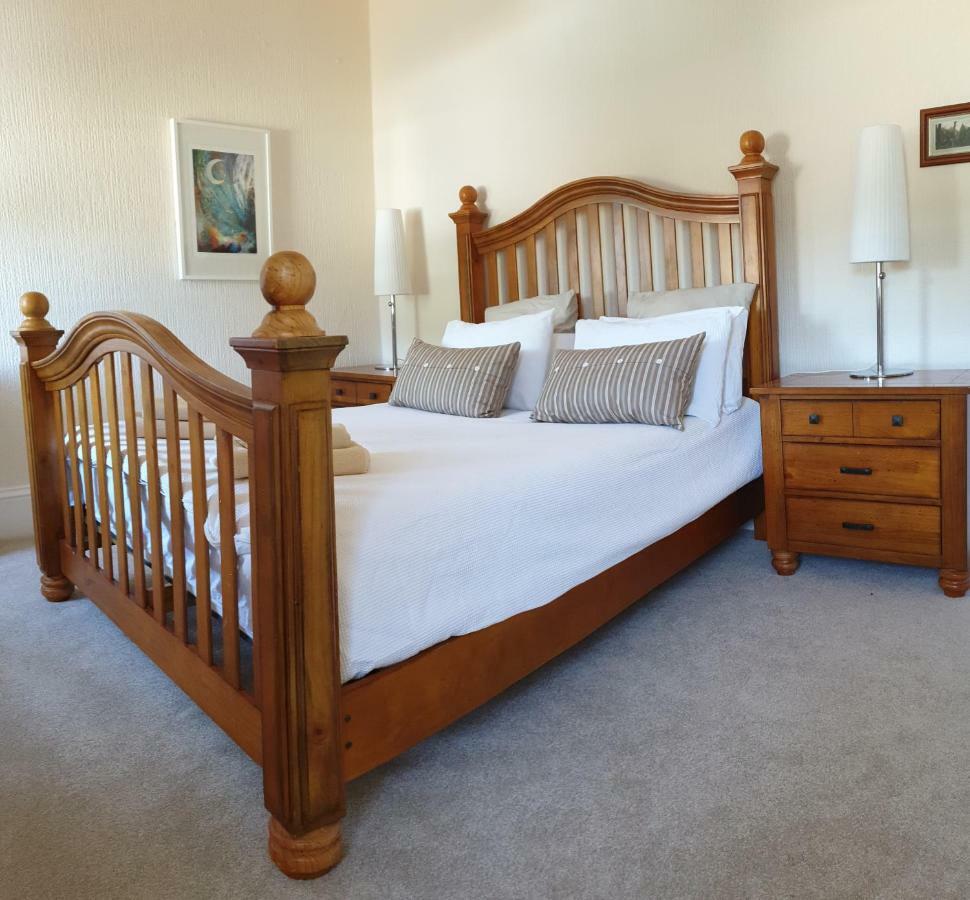 The Old Rectory Bed and Breakfast Largs Eksteriør billede